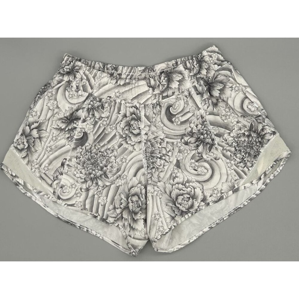 Lululemon Mini Twine White Multi Gray Floral Print Hotty Hot Shorts‎ ll size 8